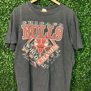 Chicago bulls 1991 World Championship Tee Size L